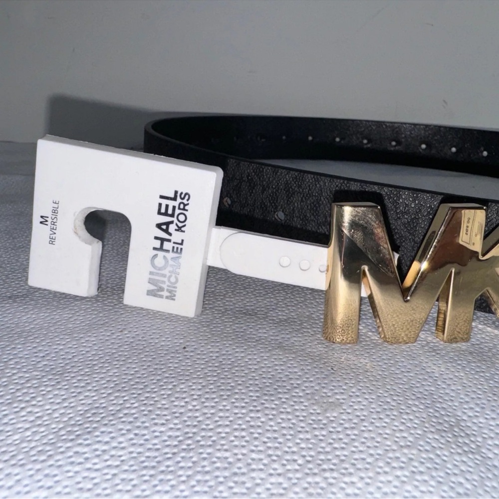 MK reversible belt size med NWT